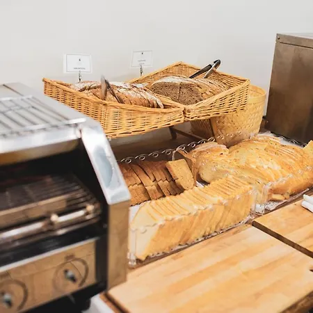 玛丽亚·曼努埃拉酒店暨spa 酒店 4*