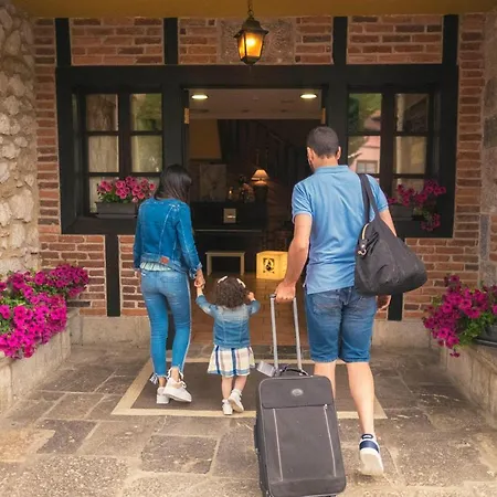 玛丽亚·曼努埃拉酒店暨spa 酒店 4*