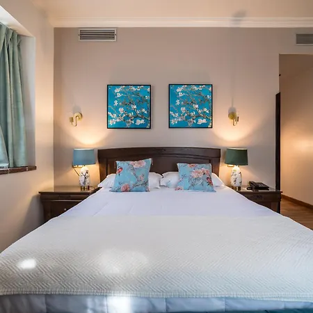Hotel & Maria Manuela 4*