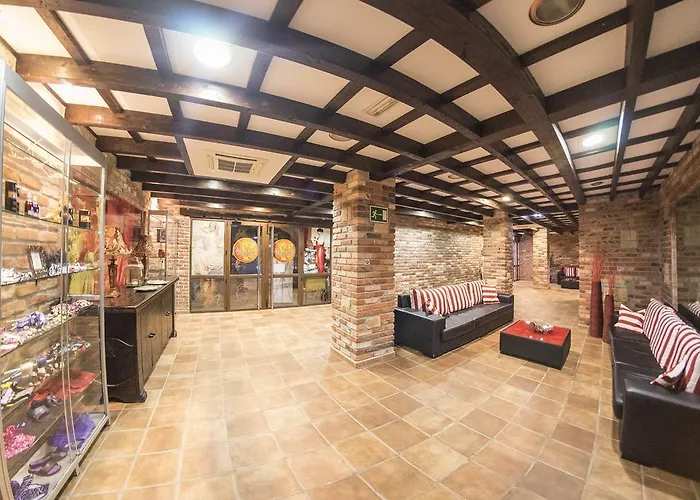 Hotel & Maria Manuela