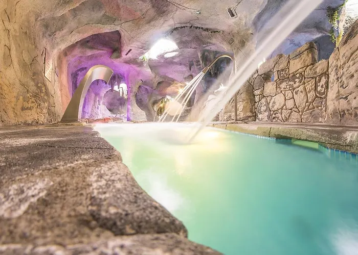 Hotel & Maria Manuela